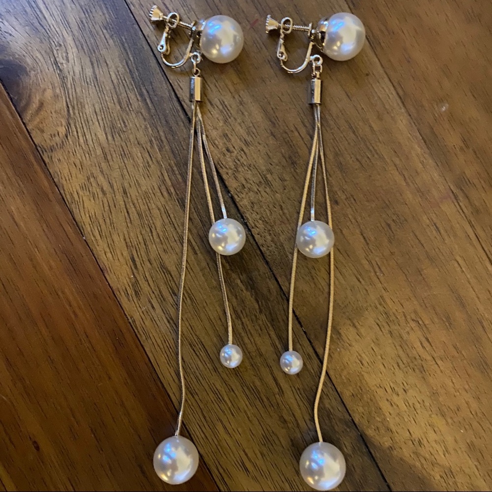Preloved Faux Pearl Statement Earrings with clasp